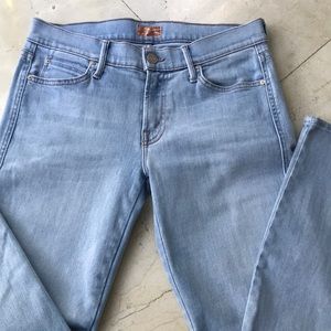 Mother Rascal Ankle jean size 27